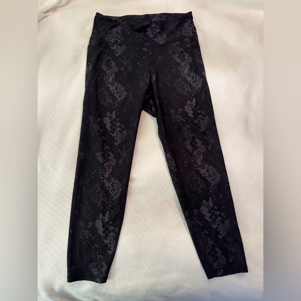 Old Navy Black and Gray Graphic Print Active Leggings Yoga Pants XL
